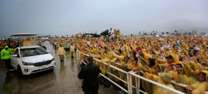 Pope Francis near the Tacloban Airport, Saturday, January 17, 2015,  on his way to visit families of typhoon Yolanda victims  (Photo by Benhur Arcayan/Malacanang Photo Bureau)
